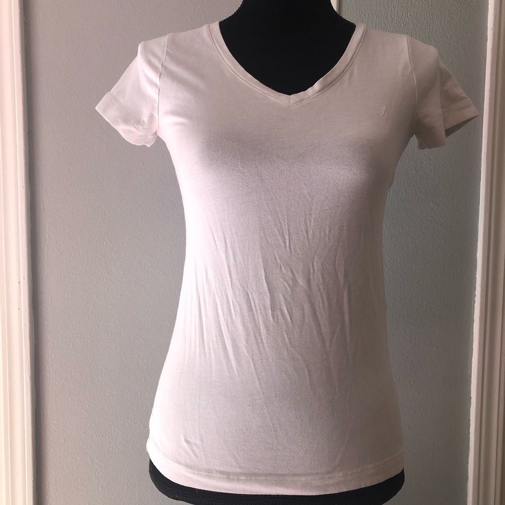 V-neck t-shirt